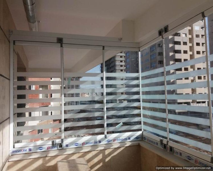 بالکن شیشه ای